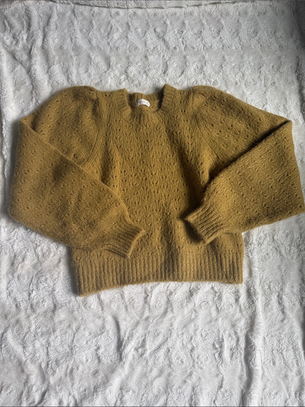Rylee and Cru Women's Mustard Puff-Sleeve Knit Sweater